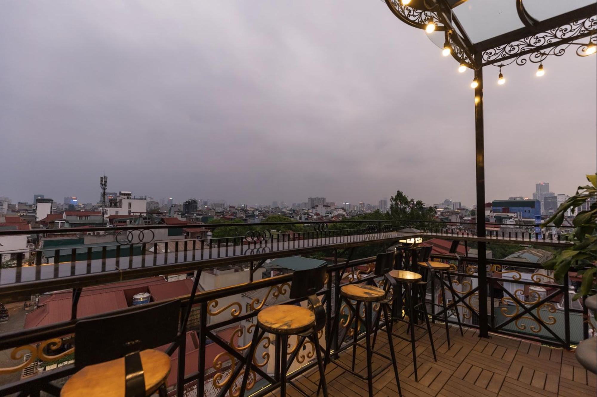 Light House & Rooftop Hanoi Exterior photo